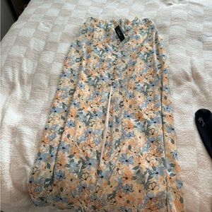 Lulu’s flowered slit skirt